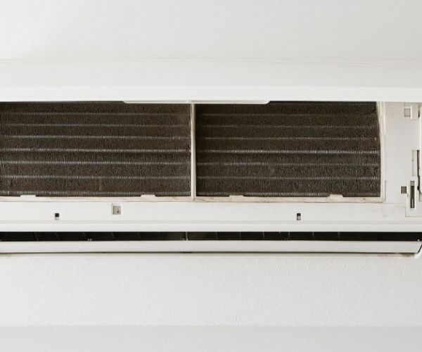 冷氣運轉發出異音怎麼處理？常見原因、檢查方法與快速解決指南